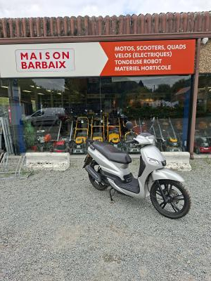 Scooter Peugeot Tweet gris
